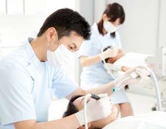 臨床研修を受けられる歯学生の方へ